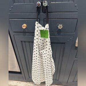 Kate spade ♠️ hard to find White Apron with Black Hearts and straps/ see pic👀